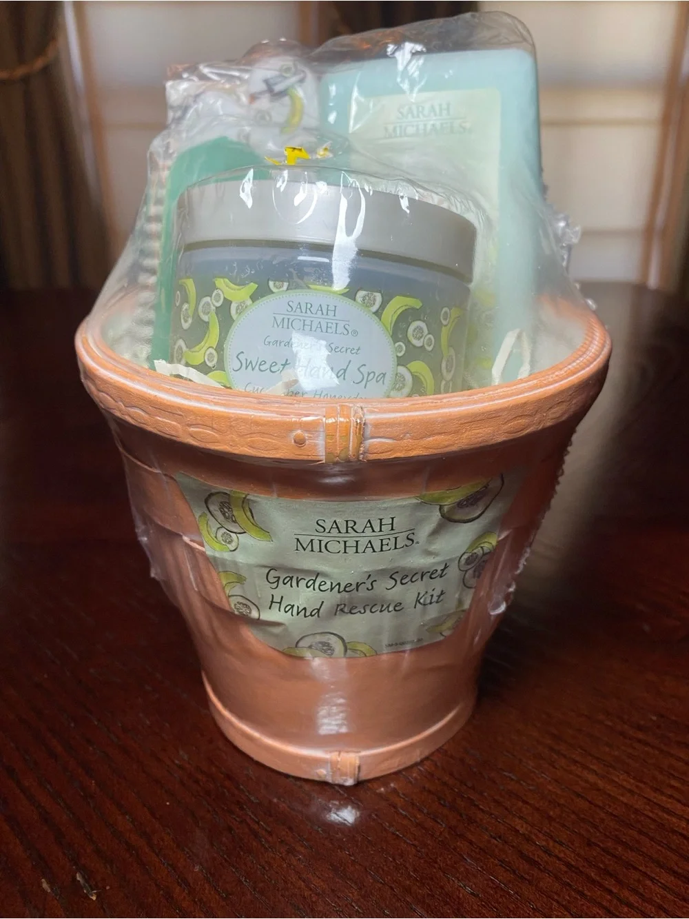 Sarah Michael’s Gardener's Secret Hand Rescue- Spa gift set Cucumber Honeydew